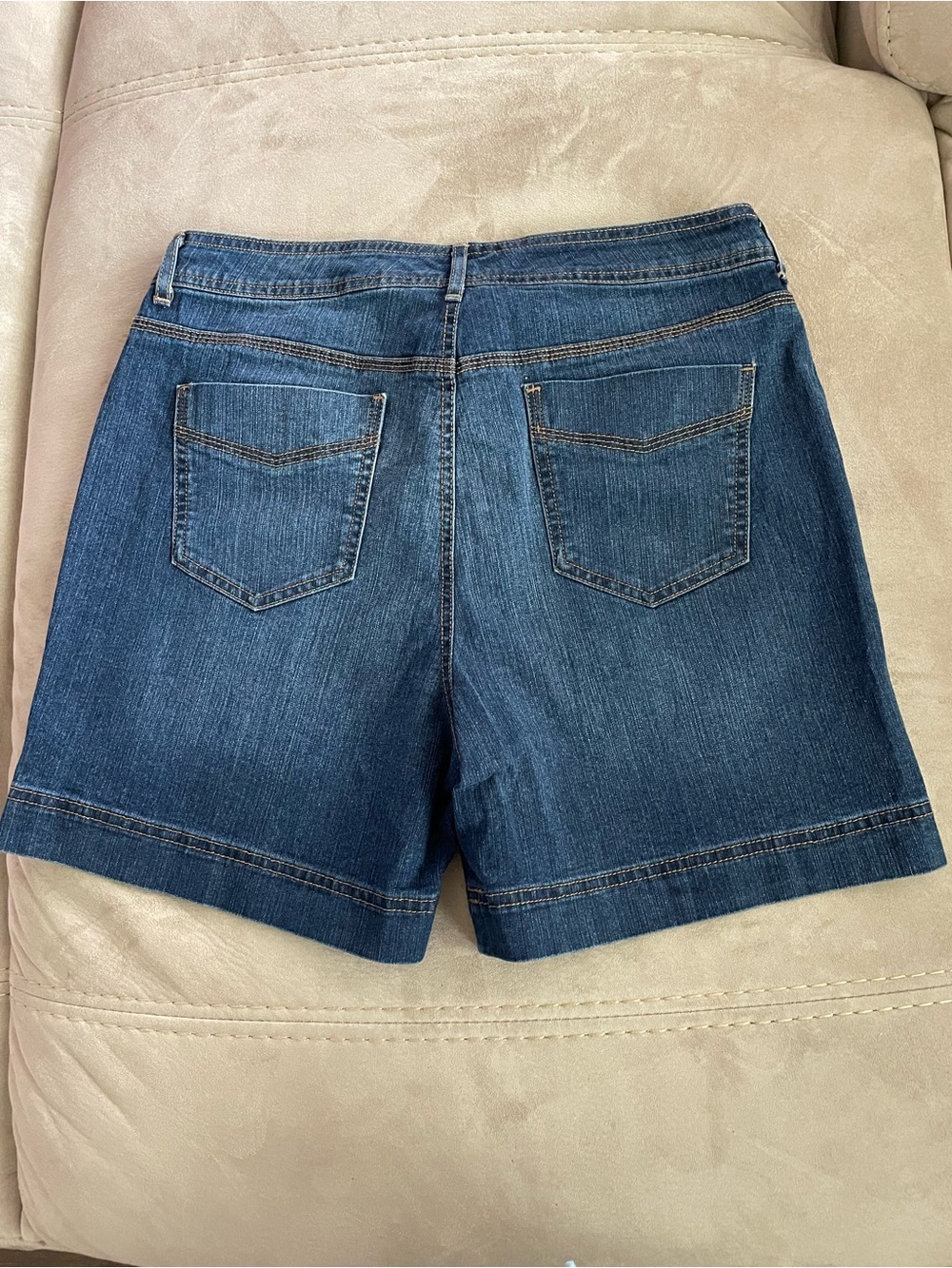 Bandolino Mid Blue Denim Shorts with Back Pockets